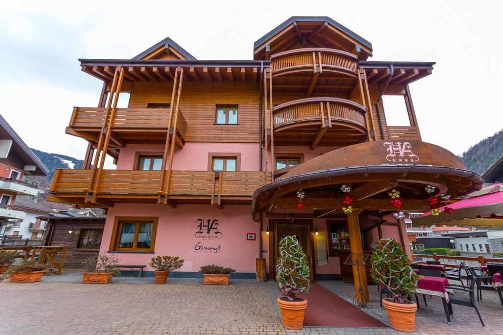 Hotel Arisch Aprica Exteriör bild